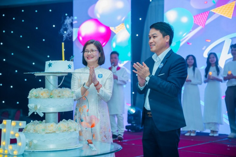 “Ngày ánh nến thắp sáng tuổi mười lăm” – Lễ tri ân và trưởng thành học sinh khối 9 Thực nghiệm KHGD